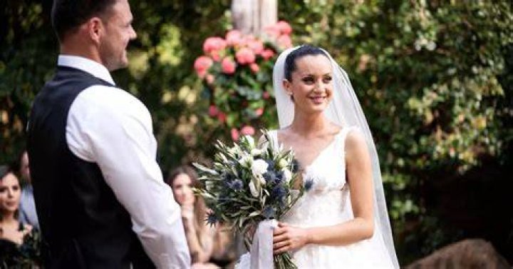 ines basic wedding